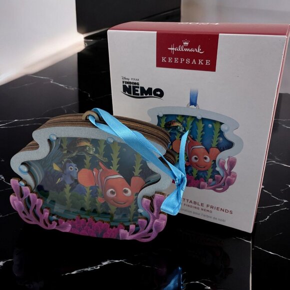 2024 Hallmark Ornament Disney Finding Nemo Totally Unforgettable Friends - Picture 9 of 10